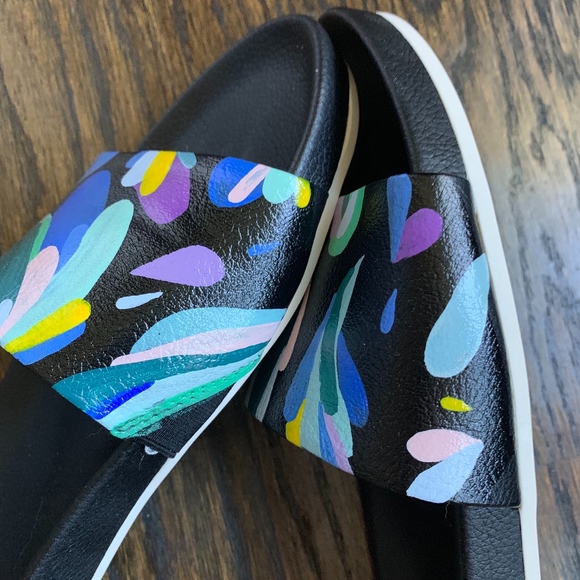 🆕 Painted Resort Slides - Picture 8 of 13